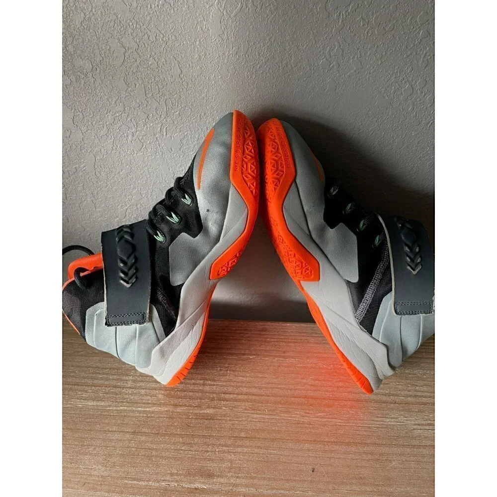NIKE KIDS  BASKETBALL LEBRON JAMES HIGH TOP LACE GRAY ORANGE SIZE 6.5